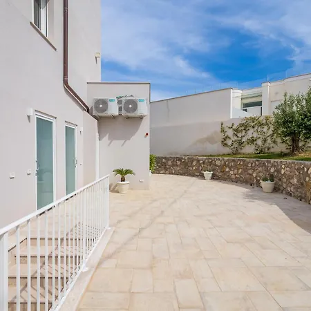 Apartment Laca - Sensational Coast View With Jacuzzi *